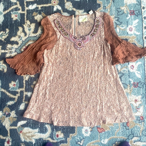 Anthropologie Sz M Gimmicks by BKE silk top - Picture 4 of 14